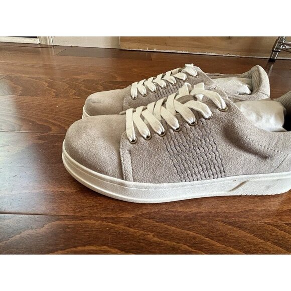 Bella Vita gray Suede Lace Up Sneakers Women's Size 6.5 W NEW - Picture 2 of 7